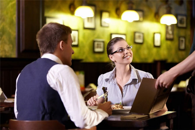 8人包廂消費(fèi)僅170元的原因何在，跟大家聊聊菜單營(yíng)銷