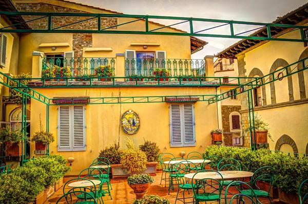 2016年餐飲行業(yè)虧損嚴(yán)重，這碗飯要怎么吃？