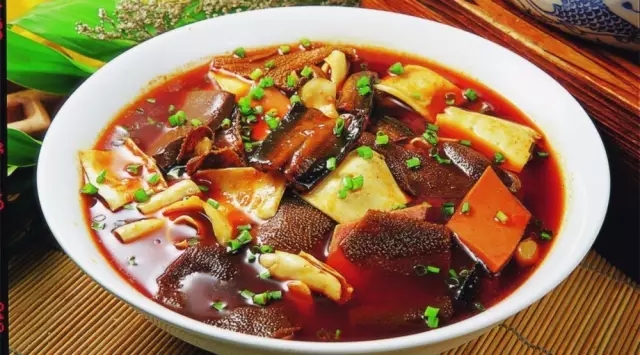 互聯(lián)網(wǎng)狂潮下被顛覆的餐飲業(yè)，死或等死？|餐飲界