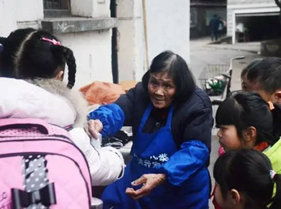 23年只賣5毛錢！這位中國奶奶做出了世界上最珍貴的早餐|餐飲界