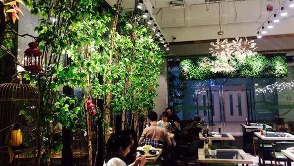 餐飲又一新業(yè)態(tài)？“生產(chǎn)基地+中央廚房+餐飲門(mén)店”能玩轉(zhuǎn)嗎？|餐飲界