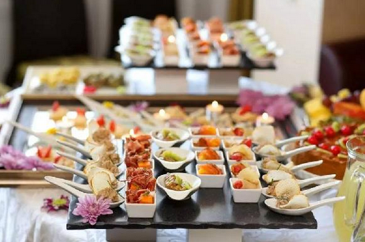 79元自助餐年賺百萬(wàn)，秘密到底是什么？|餐飲界