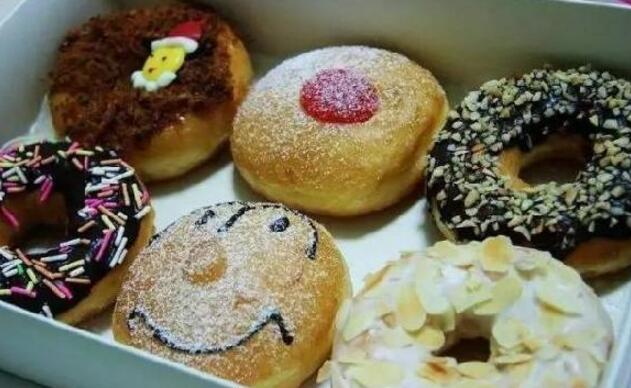 一塊面包撐起200億市值上市公司！中國(guó)烘焙產(chǎn)業(yè)30年深度詳解|餐飲界