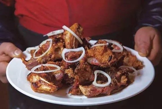 無(wú)印良品全球首家創(chuàng)意餐廳落地中國(guó)，在MUJI吃大盤(pán)雞是種什么體驗(yàn)？|餐飲界