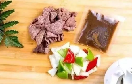 逼走“街霸”黃燜雞，60家外賣(mài)品牌，總結(jié)6招，避免了這大坑