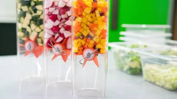 60秒出餐的沙拉機器人，餐飲自動售賣的下一個風(fēng)口？|餐飲界