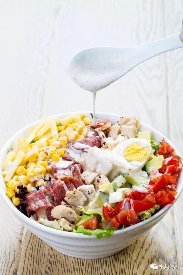 碎綠沙拉沈鋮：千萬別在美團、餓了么新店開業(yè)拉單量！|餐飲界