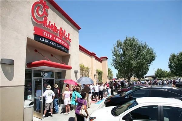 單店?duì)I收是肯德基的3倍，滿意度遠(yuǎn)超麥當(dāng)勞、漢堡王，它憑的啥？|優(yōu)評