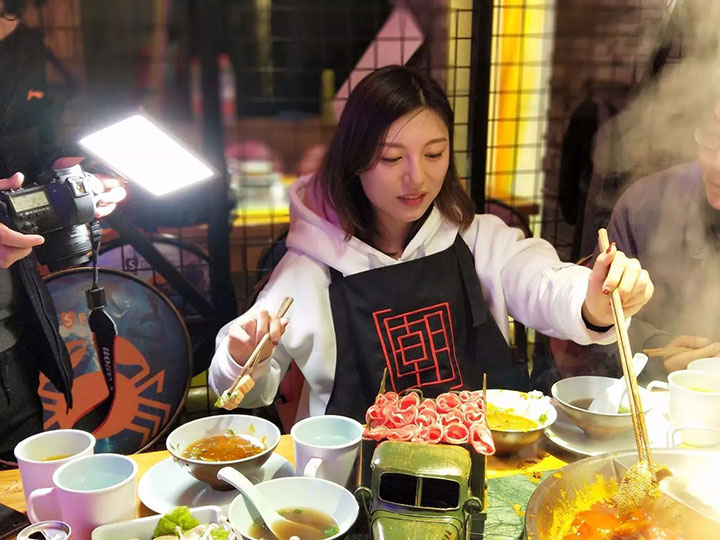 愛(ài)火鍋的人千篇一律，不愛(ài)火鍋的人各有不同