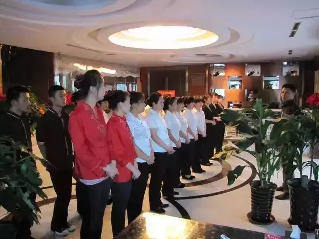 餐廳開例會把握這3點(diǎn)，讓你的員工整天跟打雞血一樣|餐飲界