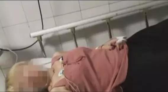 餐廳服務(wù)員誤把“環(huán)保油”當(dāng)茶水，顧客食用后病危|餐飲界