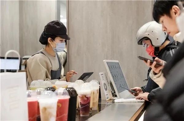 日銷3500杯，日入6萬(wàn)元，喜茶“事業(yè)合伙”首戰(zhàn)告捷|餐飲界