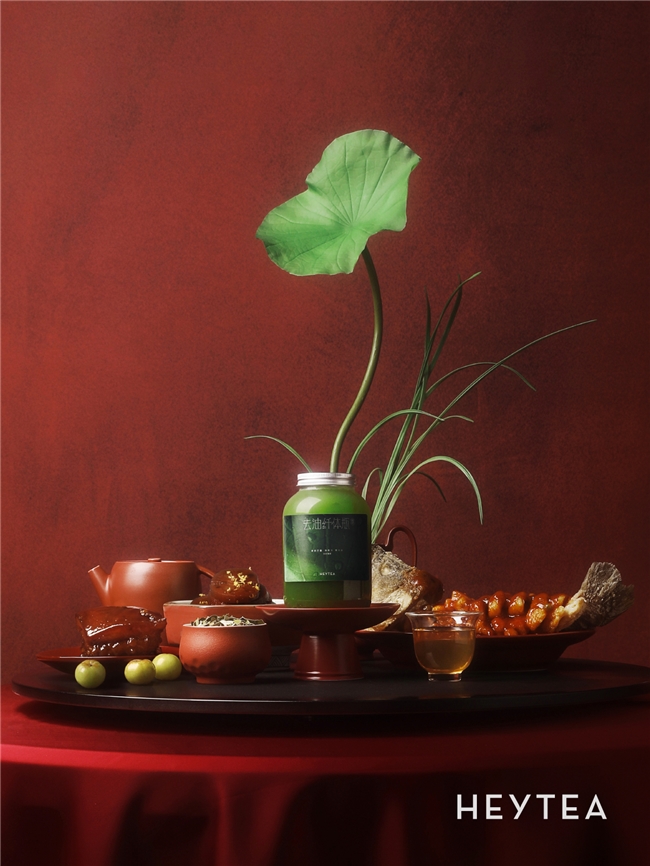 首個(gè)非遺春節(jié)喜茶銷(xiāo)售火熱，“返鄉(xiāng)潮”與“反向過(guò)年”雙雙驅(qū)動(dòng)茶飲消費(fèi)|餐飲界