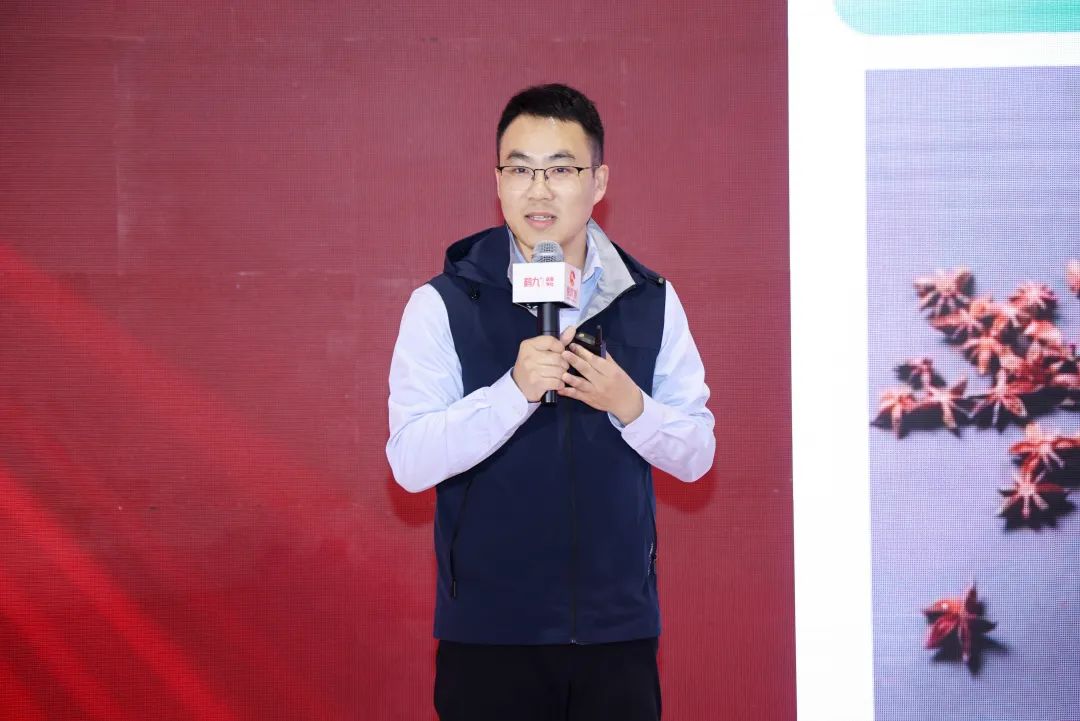 從區(qū)域小店到全球布局：楊國(guó)福如何用供應(yīng)鏈撬動(dòng)千億麻辣燙市場(chǎng)？|餐飲界