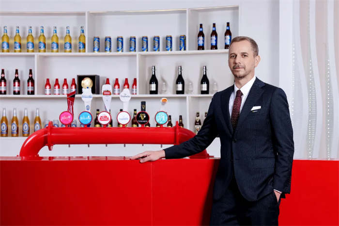 百威中國新總裁盛錦華“首秀”，高端啤酒巨頭接下來要怎么干？